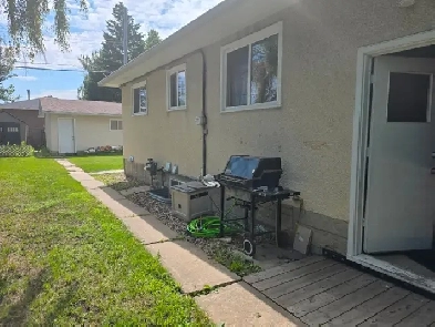 2 Bsmt Suite  1 bathroom, located quiet area in Ottewell Image# 1