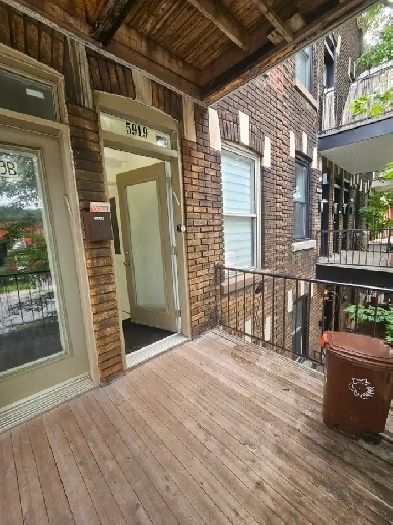 3 1/2 appartement Rénové à louer Plateau-Mont-Royal Image# 1