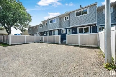 FULLY RENOVATED TOWNHOUSE - 416 HERMITAGE RD NW Image# 10