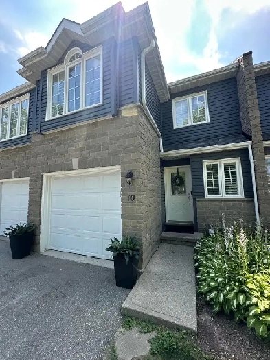 3 Bedroom Townhouse Condo in North Galt Image# 3