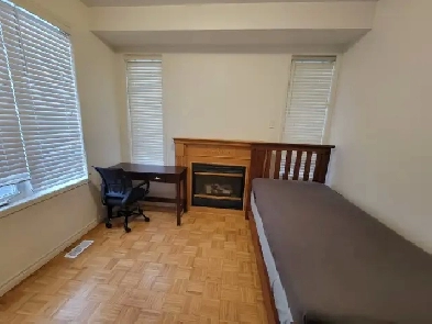 Private Room for Rent / North York / Subway St Image# 6