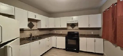 House for rent in Elmwood Avail August 1st!! Image# 2