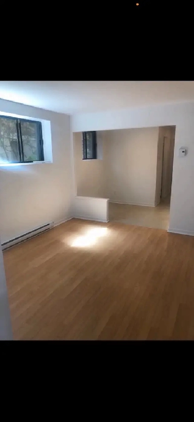 3 1/2 SEMI-MEUBLÉ à louer immédiatement Image# 1