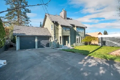 Unique 4 Level Westcoast Style Family Home Image# 6