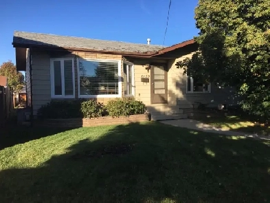 Bungalow 1929-65 St NW Edmonton @ 2 car detached garage Image# 1