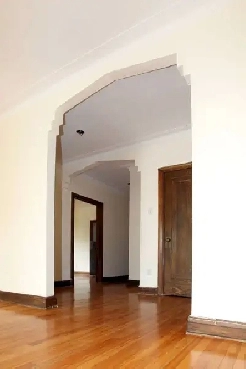 HEC/UdeM-GRAND 4 1/2 RENOVE TRES LUMINEUX Image# 1