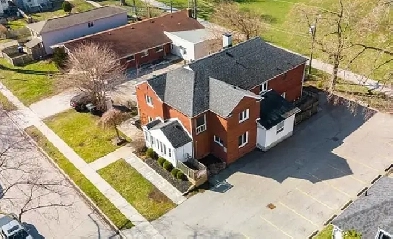 Do you pay 3000$ or more for rent or have an income of 3000$ Image# 1