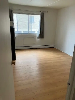 3 1/2 Alouer Anjou Image# 1