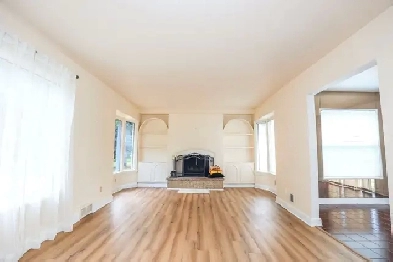 Available August 1 - 3 Bedroom Tuxedo Home Image# 11