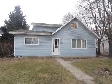 Four bedroom house with large garage Image# 1