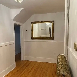 Large bright 3-bedroom apartment on main floor in south end Image# 5