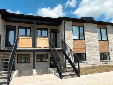 brand new beautiful 2 bed 2 bath luxury condo mountforest Image# 2