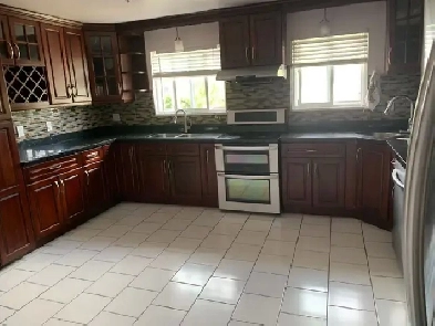 Richmond House 3Bd2Bath entire upper level, separate entrance Image# 2