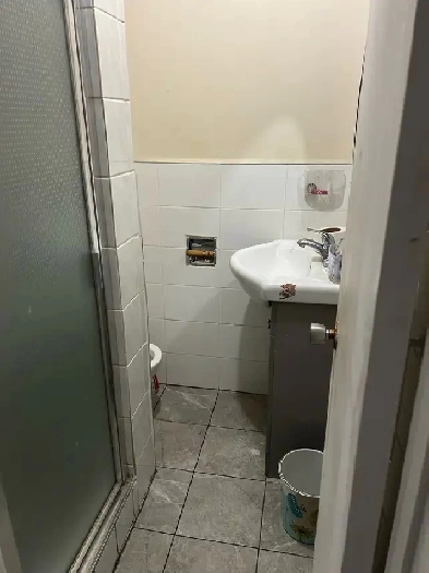 master bed room for rent. Image# 3