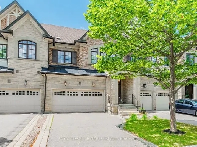 3 bed 3 bath townhouse - Bathurst & Gamble Image# 2