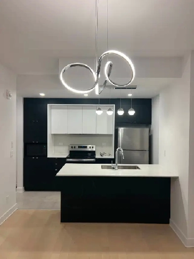 RENOVATED 3 ½ WITH PARKING INCLUDED – AVAILABLE TODAY! Image# 4