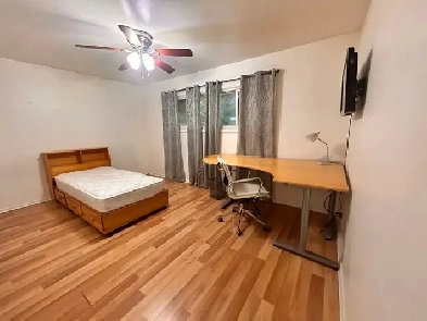 Large Room for Rent in Waterloo to Students $825 Image# 4