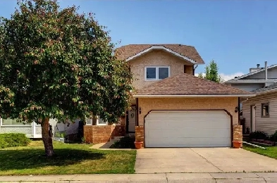 Fantastic family home in Millrise! Image# 5