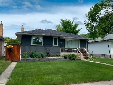 Bungalow For Sale in Crescentwood Image# 10