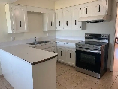 Entire House 5Br for rent near Metrotown Image# 1