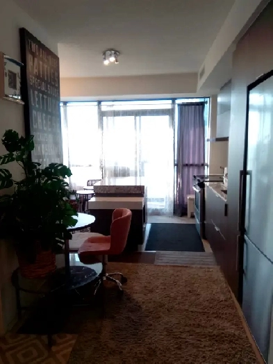 LUXURY JUNIOR 1-BED DEN BLOOR@TED ROGERS WAY Image# 4