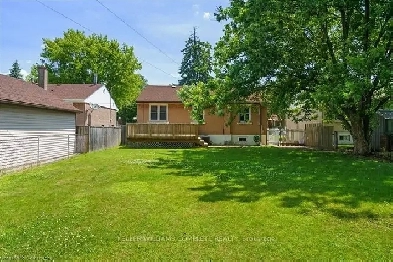 Lovingly cared for brick bungalow! Image# 3