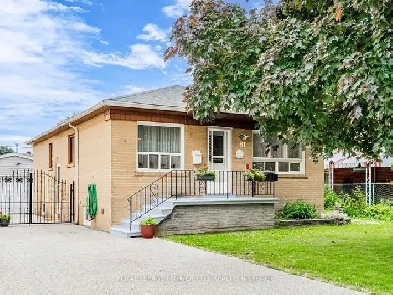 Incredible investment opportunity in Hamilton! Image# 6