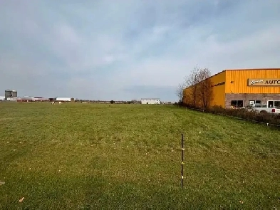1 Acre LAND FOR SALE in Winchester/North Dundas! Image# 3
