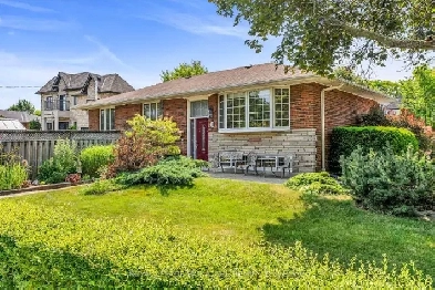 Charming Scarborough bungalow for sale Image# 2