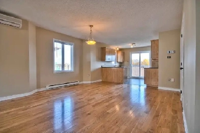 Haut de duplex 2 chambres Gatineau chauffé éclairé Image# 5