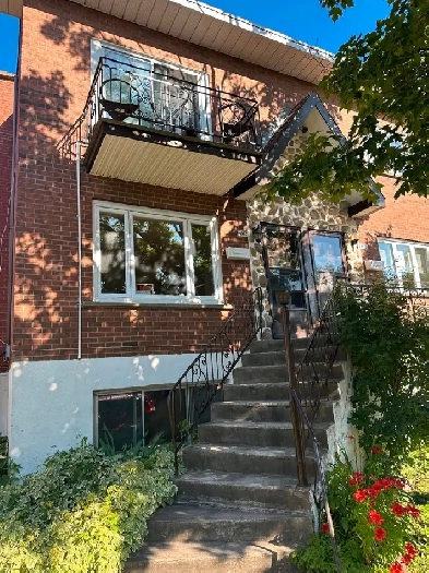 Mtl: 6 et demi à louer avec garage et cour extérieur  4 electros Image# 4