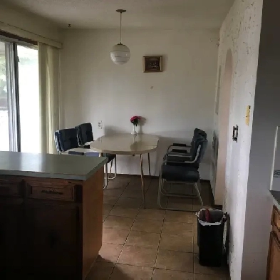 Main floor room for rent cls to UoC and Dalhousie C train Image# 2