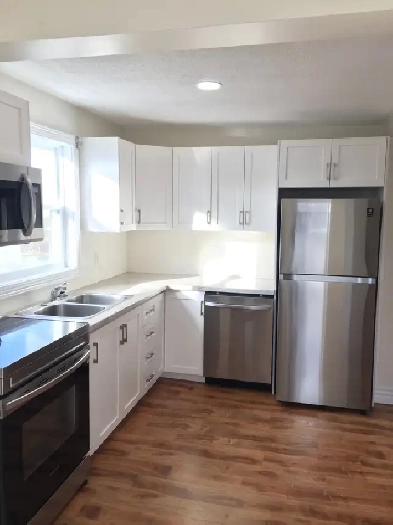 Gorgeously-renovated 3-bedroom house for rent Image# 9