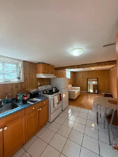 Private 1-Bedroom Basement Apartment – Jane & Eglinton Image# 6
