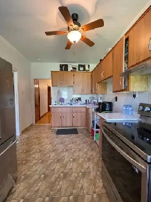 5 1/2 LOWER DUPLEX2-BEDROOM - SNOWDON adjacent HAMPSTEAD Image# 1