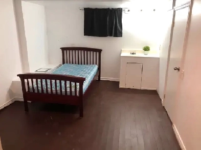Room for rent near Mohawk college Image# 3