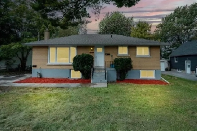 Spacious upper level Three bed, one bath home in Portsmouth Image# 3