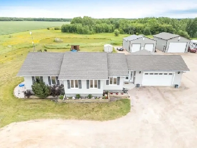 COUNTRY LIVING IN LAC DU BONNET...9.95 ACRES WITH BUNGALOW!! Image# 1