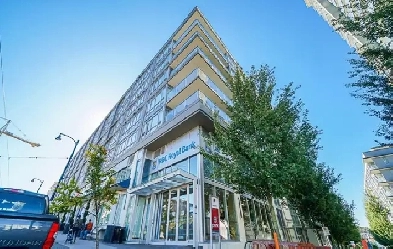 Spacious 1 bed 1 bath. plus flex and den Image# 3
