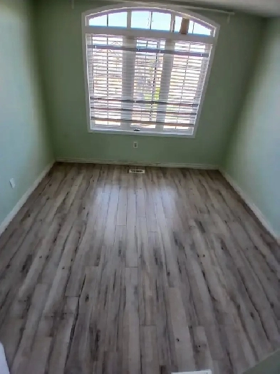 SHARED ROOM AVAILABLE FOR RENT IN MISSISSAUGA. HEART OF THE CITY Image# 1
