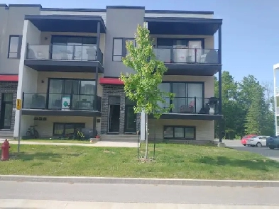Appartement de 3 chambres à louer | CA$1,625 / Month Image# 12