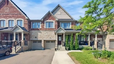 Beautiful Freehold Townhome – Over 2,100 Sq Ft 4 Beds | 3 Baths Image# 8