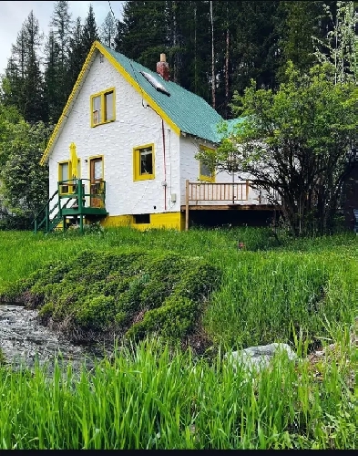 For Sale: Charming Home in Kimberley, BC – Forest Views, Priv Image# 4