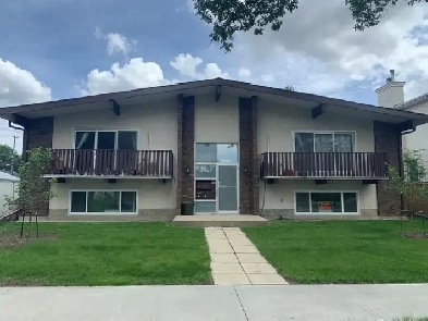 Beautiful 2 Bedroom Suite in Bonnie Doon Image# 1