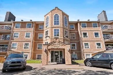 BEAUTIFUL CORNER UNIT CONDO IN BOYLE STREET! Image# 1