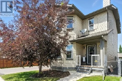 New Listing | 304 Luxstone Place SW, AIRDRIE | Real Estate Image# 2