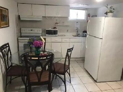 Room for Rent in Beasment in Richmond Hill L4C2W3 for men people Image# 3