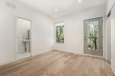 Luxurious 2 Beds 2.5 Baths Apartment! Image# 6