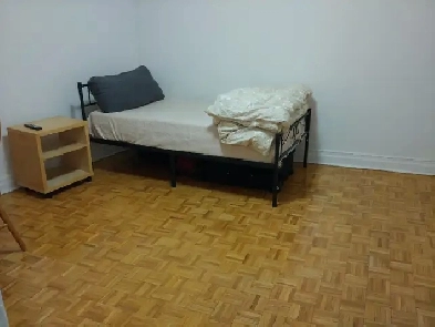 Short term room is available for rent Downtown Toronto Image# 4
