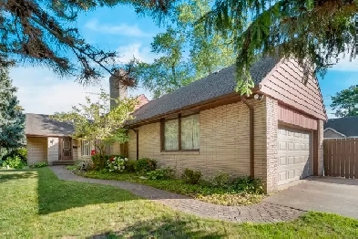 HOME FOR SALE IN GREAT ROSELAND  LOCATION Image# 2